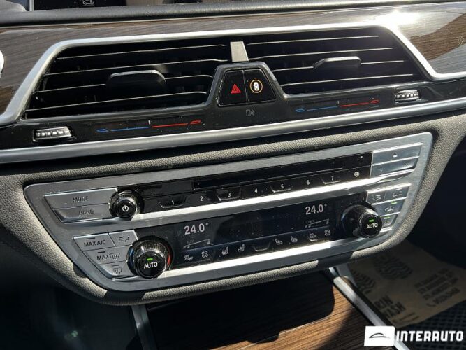 BMW 740e 45 interauto-car