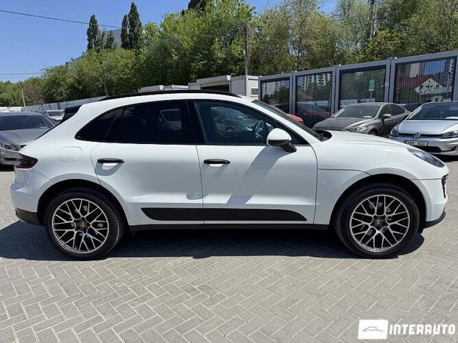 Porsche Macan 43 interauto-car