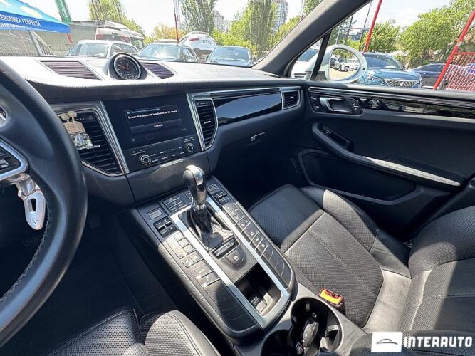 Porsche Macan 54 interauto-car