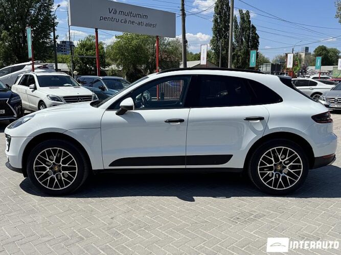 Porsche Macan 42 interauto-car