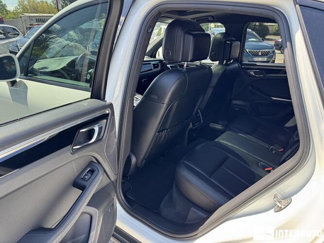 Porsche Macan 59 interauto-car