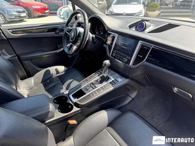Porsche Macan 58 interauto-car