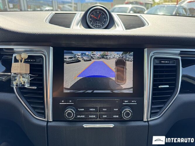 Porsche Macan 52 interauto-car