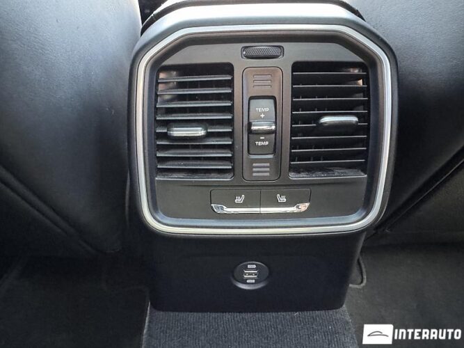 Porsche Macan 61 interauto-car