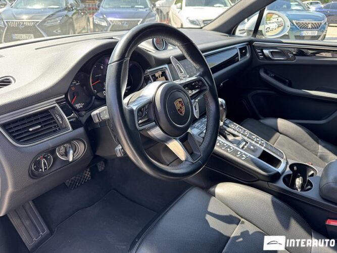 Porsche Macan 47 interauto-car