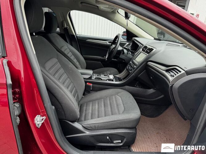 Ford Fusion 33 interauto-car