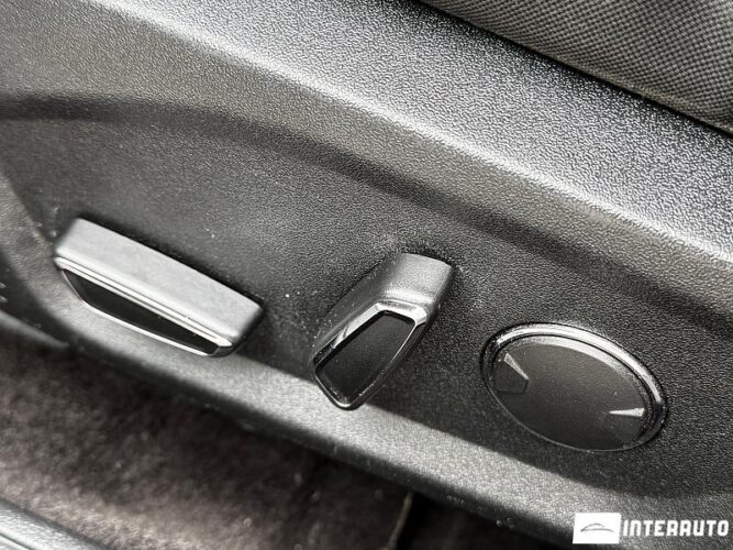 Ford Fusion 41 interauto-car