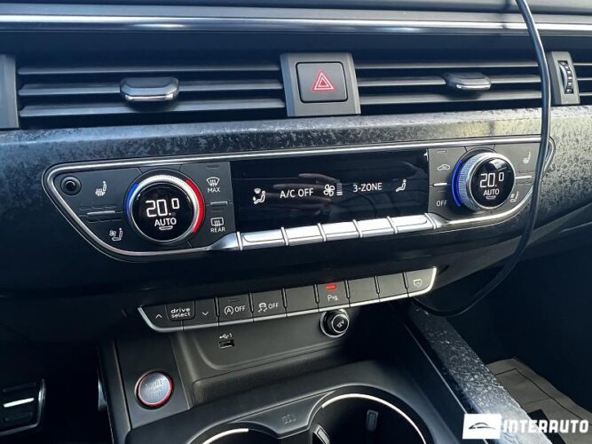 Audi S5 44 interauto-car