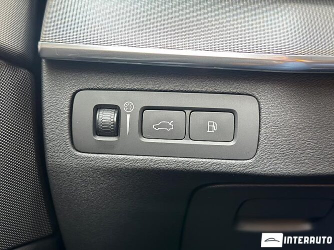 Volvo XC 90 44 interauto-car