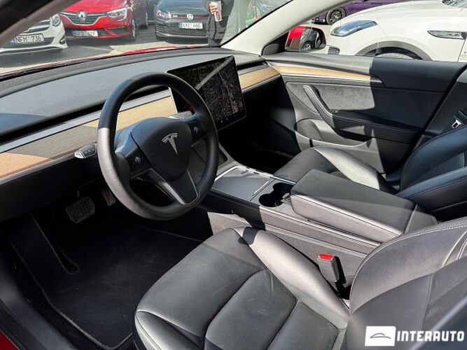 Tesla Model 3 30 interauto-car