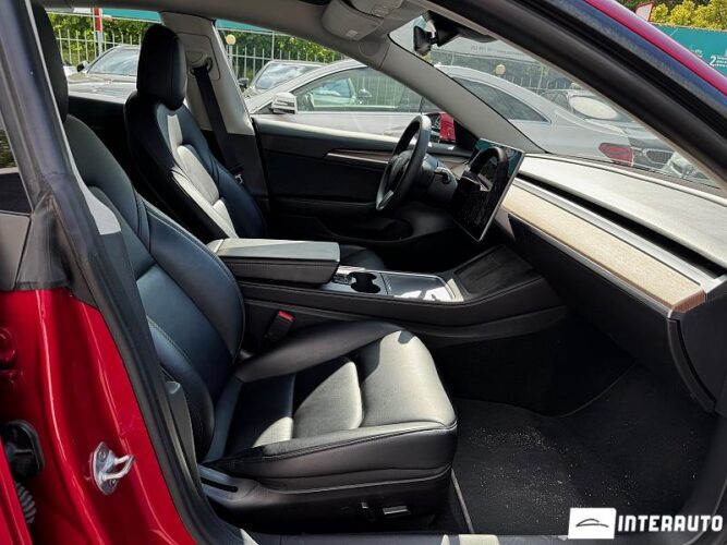 Tesla Model 3 29 interauto-car