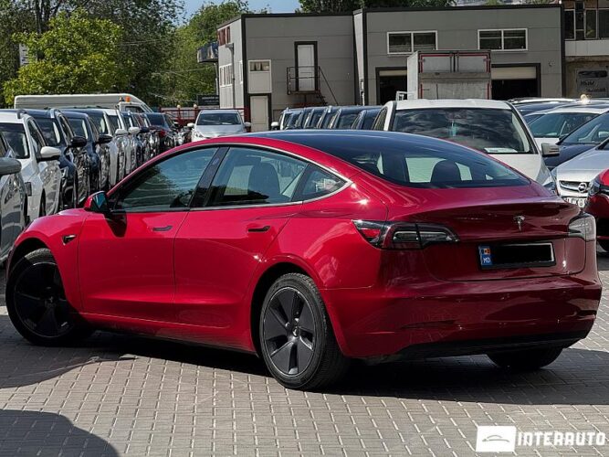 Tesla Model 3 28 interauto-car