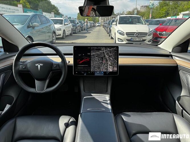 Tesla Model 3 31 interauto-car