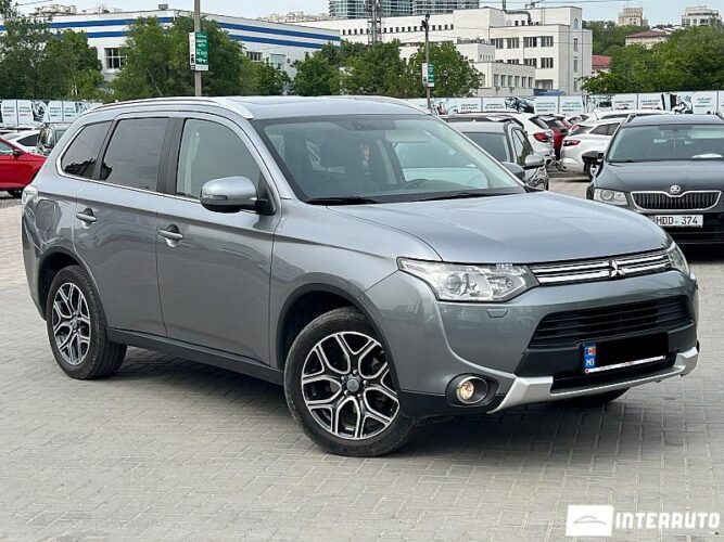 Mitsubishi Outlander 36 interauto-car