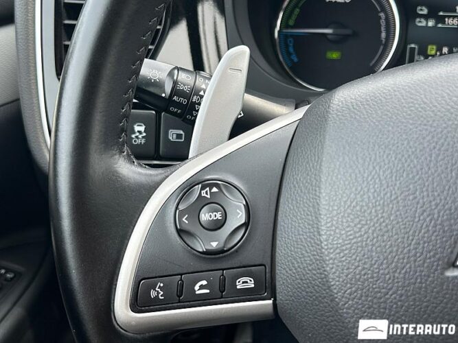 Mitsubishi Outlander 41 interauto-car