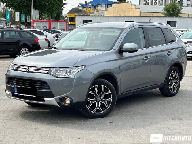 Mitsubishi Outlander 33 interauto-car