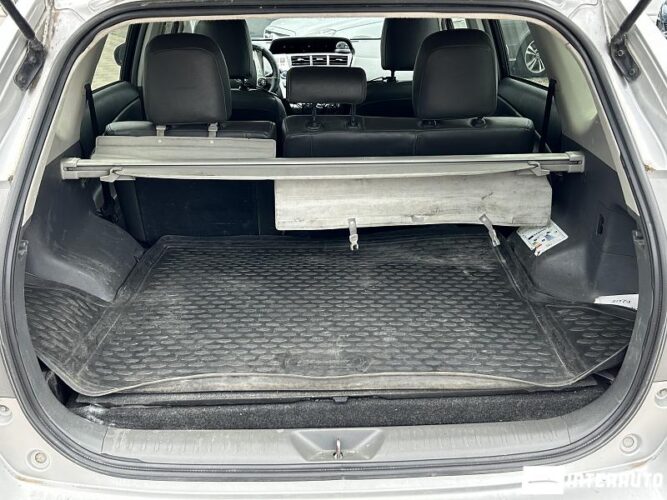 Toyota Prius Plus / V 48 interauto-car