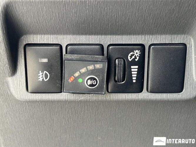 Toyota Prius Plus / V 40 interauto-car