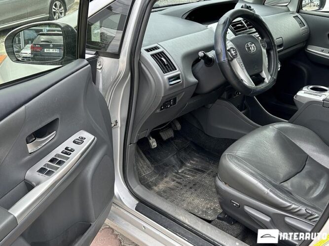 Toyota Prius Plus / V 36 interauto-car