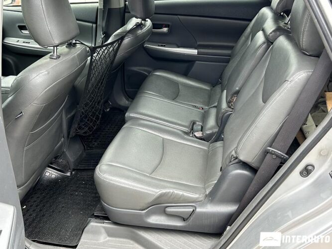 Toyota Prius Plus / V 47 interauto-car