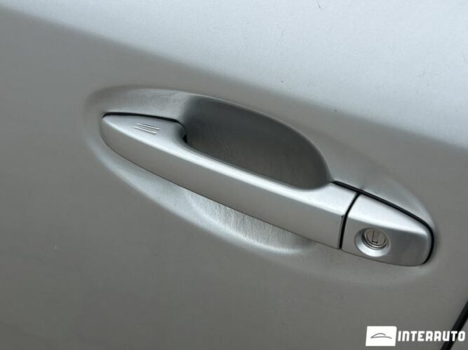 Toyota Prius Plus / V 35 interauto-car