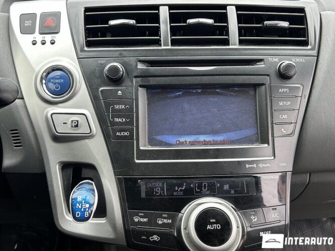 Toyota Prius Plus / V 43 interauto-car