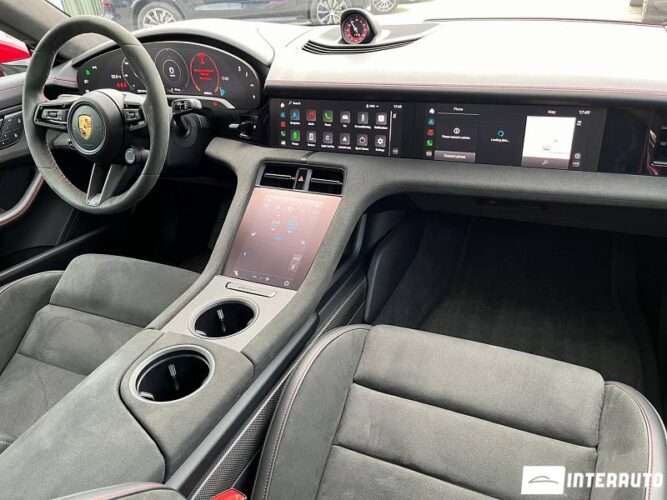 Porsche Taycan GTS 38 interauto-car