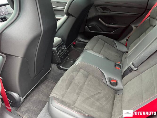 Porsche Taycan GTS 47 interauto-car