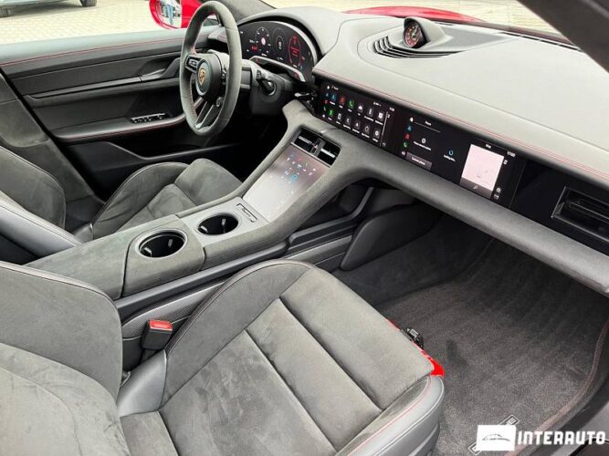 Porsche Taycan GTS 39 interauto-car