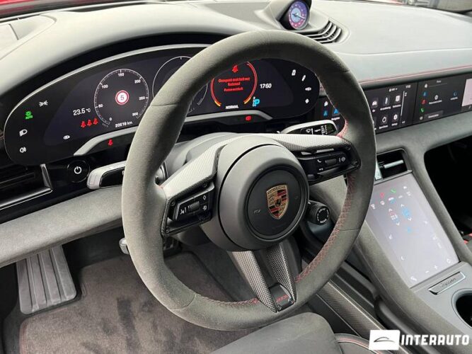 Porsche Taycan GTS 37 interauto-car
