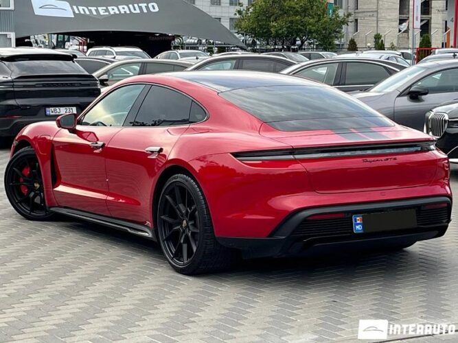 Porsche Taycan GTS 35 interauto-car