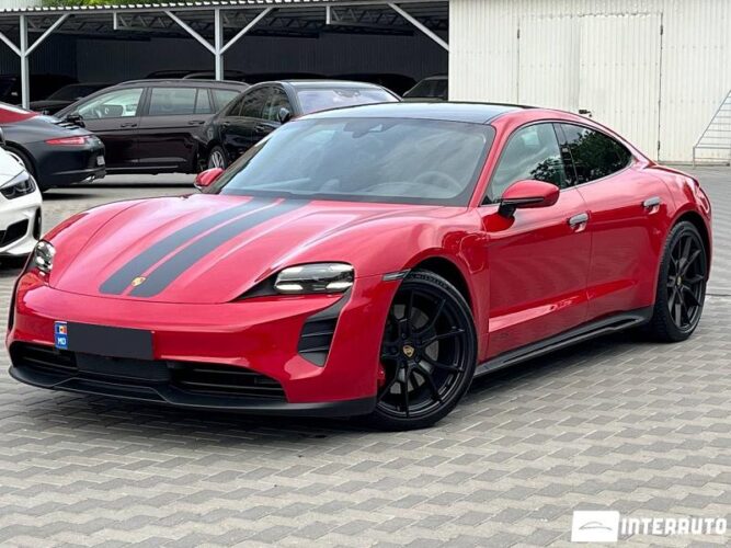 Porsche Taycan GTS 32 interauto-car