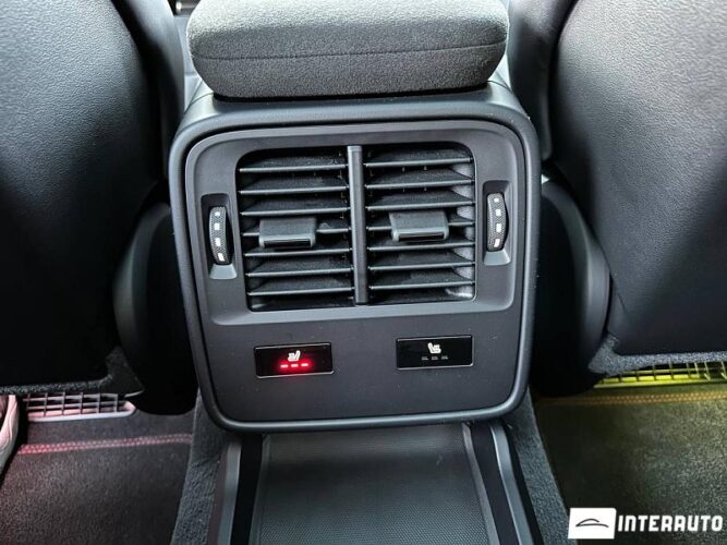 Porsche Taycan GTS 48 interauto-car