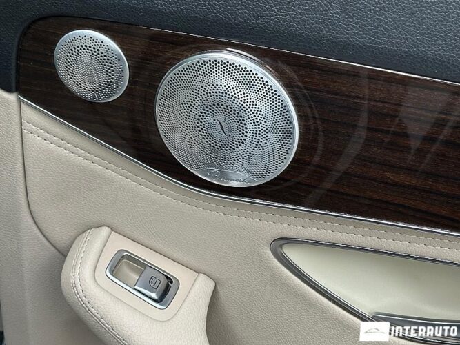 Mercedes C 300 48 interauto-car