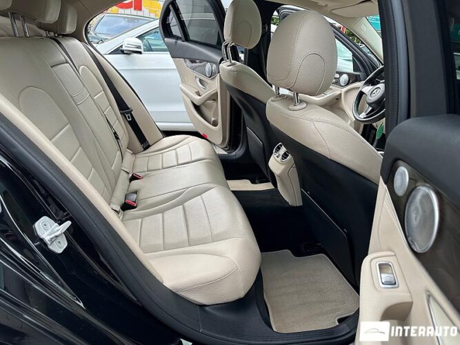 Mercedes C 300 38 interauto-car