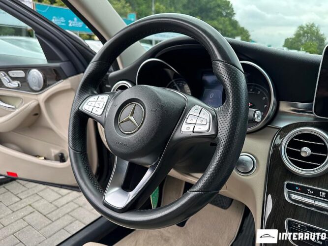Mercedes C 300 43 interauto-car