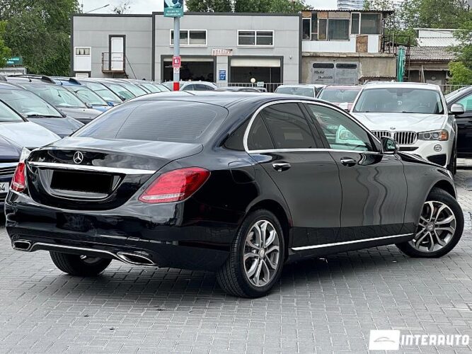Mercedes C 300 34 interauto-car