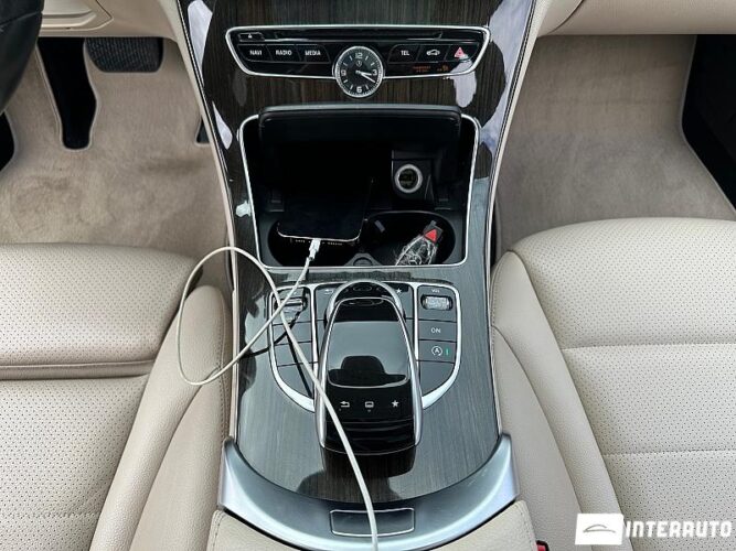 Mercedes C 300 46 interauto-car
