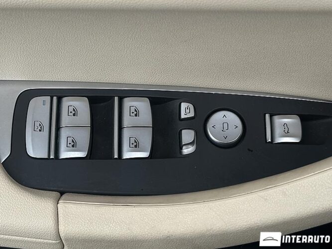 BMW X3 3.0i 53 interauto-car