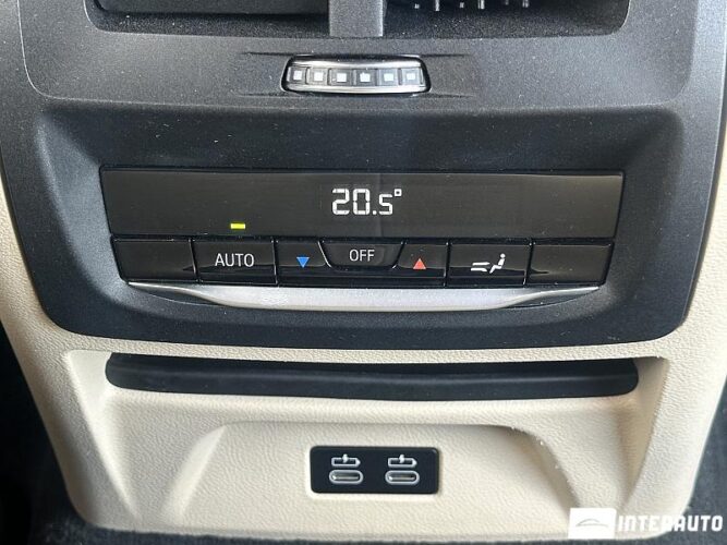 BMW X3 3.0i 50 interauto-car