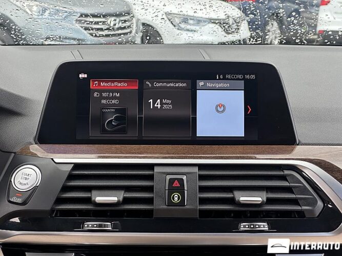 BMW X3 3.0i 43 interauto-car