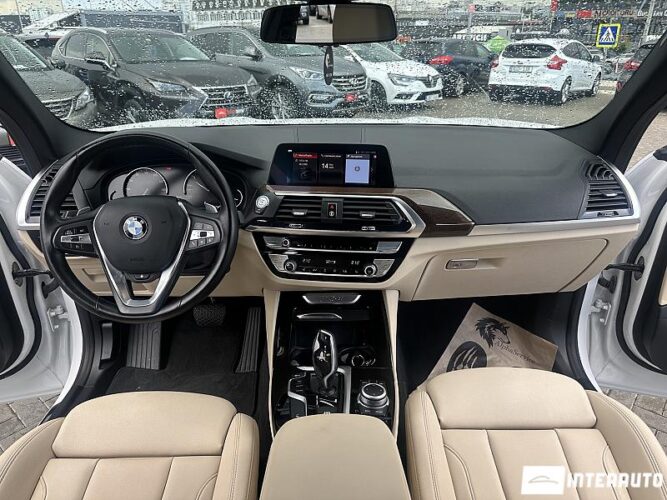 BMW X3 3.0i 40 interauto-car