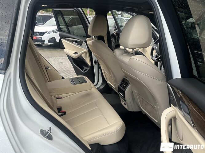 BMW X3 3.0i 49 interauto-car
