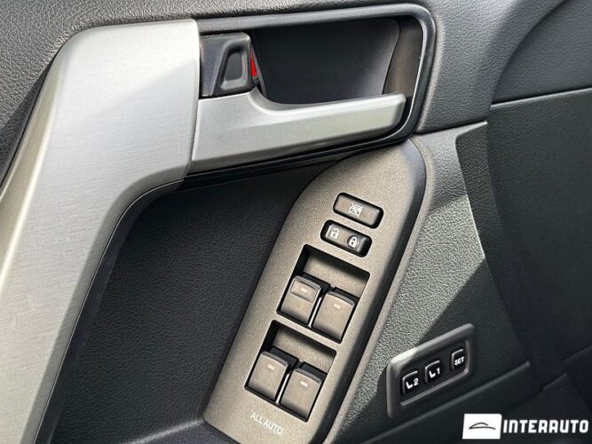 Toyota Land Cruiser Prado 64 interauto-car