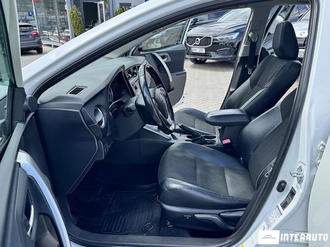 Toyota Auris 35 interauto-car