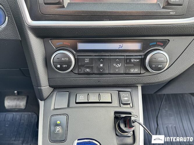 Toyota Auris 40 interauto-car