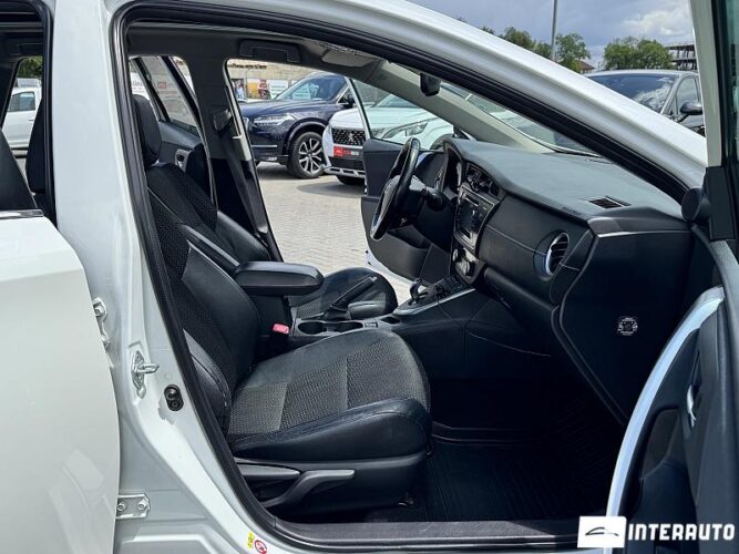 Toyota Auris 45 interauto-car