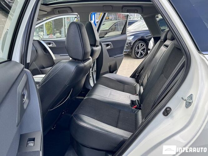 Toyota Auris 42 interauto-car