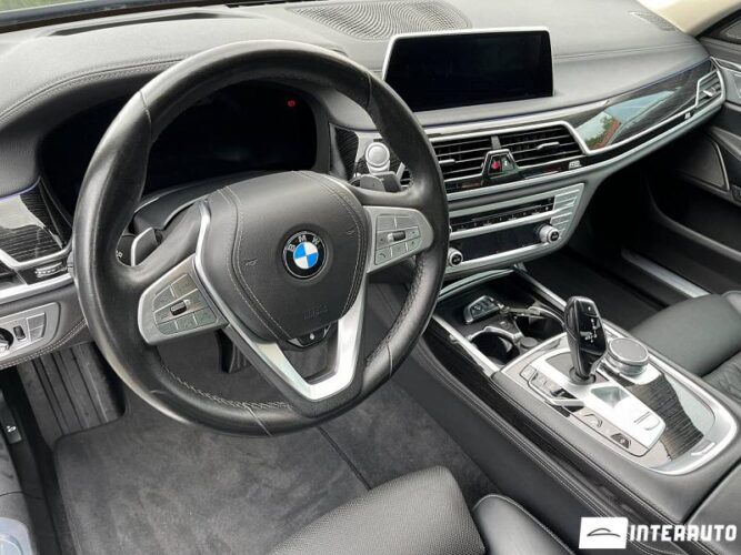 BMW 745e Plug-in hybrid 39 interauto-car
