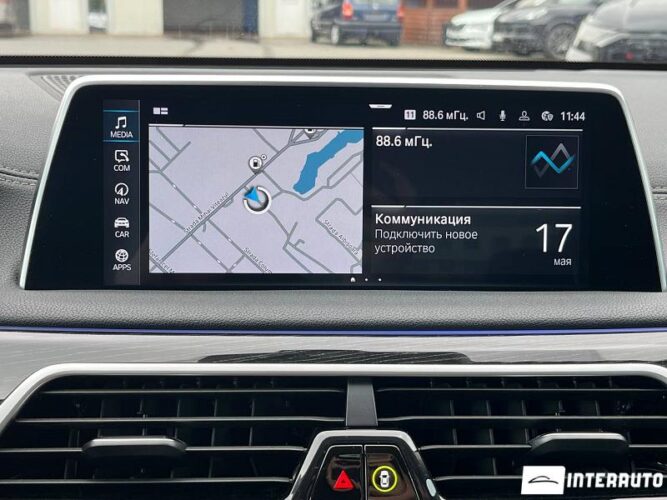 BMW 745e Plug-in hybrid 42 interauto-car